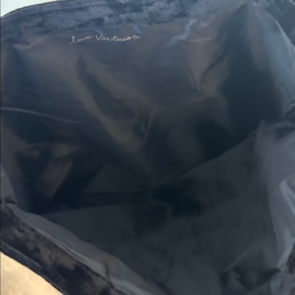 Victoria's Secret Black Crushed Velvet Quilted Tote Bag NWOT - Picture 4 of 7